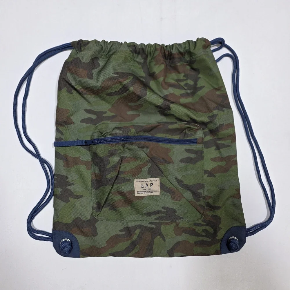 Gap Kids Drawstring Backpack OS Green Camo Cinch Bag Front Zip Pocket Travel Bag